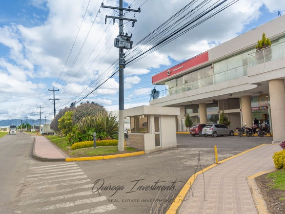 Quiroga Investments Local Cota San Miguel Plaza