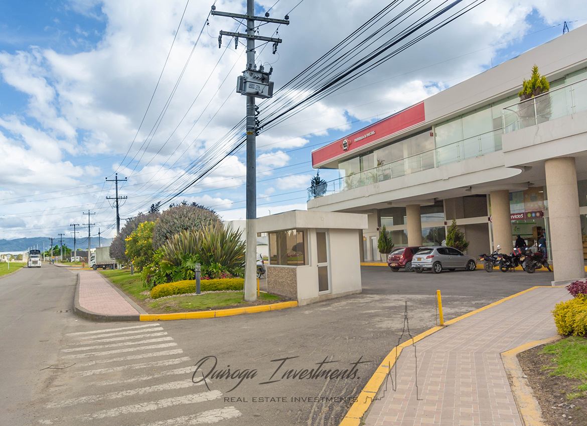 Quiroga Investments Local Cota San Miguel Plaza